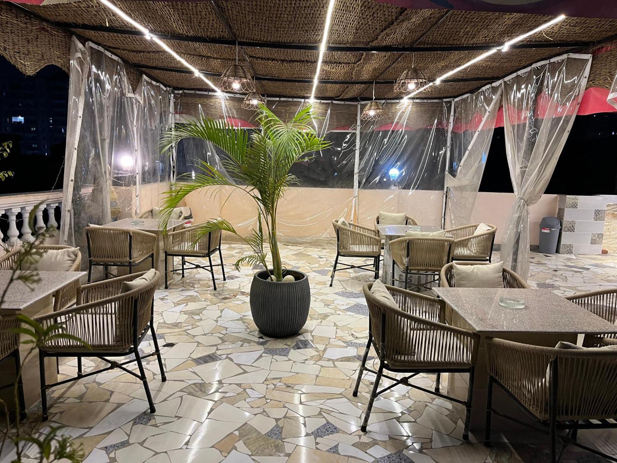 Badr Pyramids Inn Nazlet el-Sîsi Esterno foto